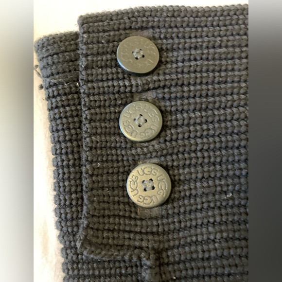 UGG Classic Cardy Wool Knit Mid-calf Botton Boots, Black, size 6 Women’s - Picture 9 of 9